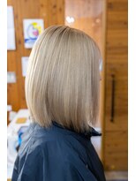 ヘアーメイク ダンス(hair make DANCE) 縮毛矯正毛のブリーチ もう１段階明度アップ！ホワイトベージュ