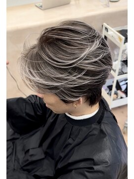 ヌエン 渋谷(NU/EN) センターパートと相性◎シャドウルーツorバレイヤージュ