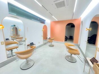 リズ 星ヶ丘(riz)の写真/【星ヶ丘駅徒歩3分】洗練された店内で、髪のお悩みを魅力に変えながらあなたの理想を叶える◇