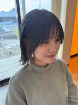 テン(TEN)&nbsp;くびれヘア＆チラ見えインナーカラーが可愛さのスパイスに