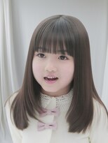 アヴソリューク(Absoluk)&nbsp;ぱっつん前髪　フェイスレイヤー　キッズカット　女の子　卒園式
