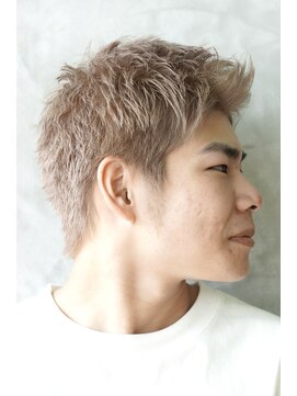 にもう 神戸三宮 アクティブショート　アップバングショート