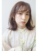 柔らかくびれミディアム透明感ベージュカラー韓国風