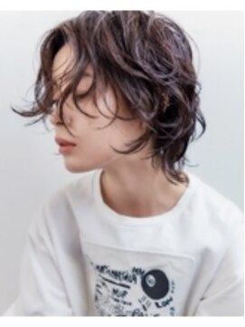 レガーレ(Legare) ミディアムウルフのパーマスタイル[マッシュショート]