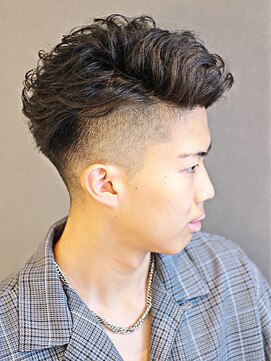 ポルテオム(PORTE HOMME) 【ポルテオム】外国人風パーマフェードツーブロック