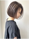 グレージュベージュハイライトボブ顔まわりレイヤーカット