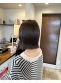 アッシュブラウン×切りっぱなしボブ×ナチュラルカラー×艶髪