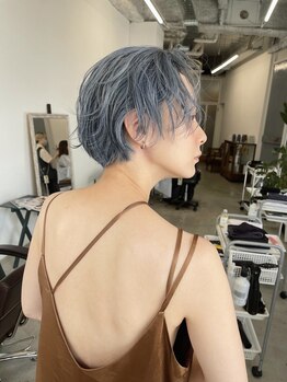 キャンバス(canvas)の写真/トレンド×最旬カラーで、似合うヘアをご提案。上質な大人のハイトーンカラーで、透明感あるスタイルに。