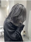 グレーカラーグレーシルバーくびれミディウェーブミディアム