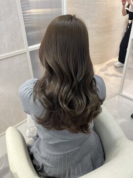 ヴェイナゴヤ(VEYY. nagoya) オリーブグレージュ/ブリーチなし/透明感/韓国/くびれ/レイヤー