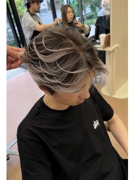 ヌエン 渋谷(NU/EN) メンズシャドールーツ　ホワイトシルバー