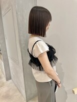 ヨーク(YOKE)&nbsp;YOKE 切りっぱなしボブ丸くないボブ縮毛矯正オリーブグレージュ