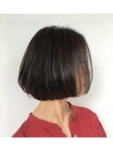 オトナ女性のひし形ボブ。
