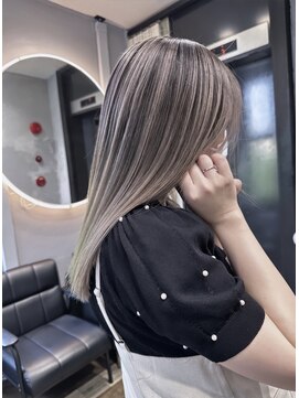 ロイオブジゼル(roi of GiseL) 【GiseL】シャドールーツ/ダブルカラー/髪質改善/ブリーチ