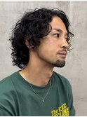 大人の黒髪ミディアムロング波巻きパーマツイストスパイラルヘア