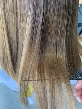 ルーム プロデュースドバイ アミカ(Room produced by Amica) 髪質改善ストレート