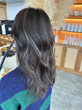 ユラギフロムユイマァル 水島店(YURAGI from YUIMARL) 脱白髪染めハイライト