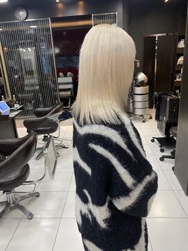 プライズ アイリス 池袋東口店(prize Iris) ホワイトカラー/ケアブリーチ/池袋