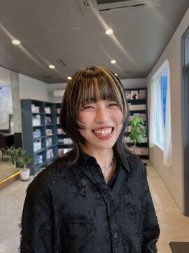 ヨム(YOMU) ウルフカット