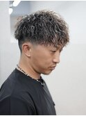 ツイストパーマ/短髪/ホワイトメッシュ/スキンフェード/姫路