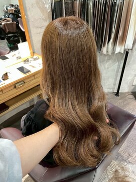 アフィナー(Afinar) 【横浜駅/横浜西口】ベージュ