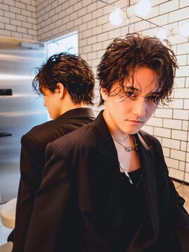 オーシャントーキョー(OCEAN TOKYO) 【大人の色気】黒髪パーマセンターパートミディアム