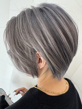 ティムール(TIMUR) ブリーチカラー×ショート