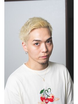 ユラ(yura.) 刈り上げショート×抜きっぱなしハイトーンカラー