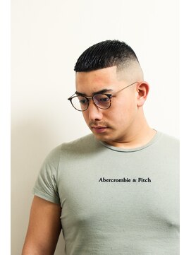 メリケンバーバーショップ フクオカ(MERICAN BARBERSHOP FUK) かき上げヘアショートレイアーくせ毛風パーマトランクスヘアb2