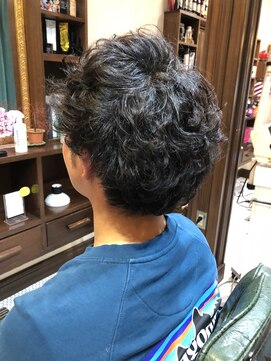 バーバー アカダマ まぁるいパーマ