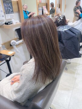 ミラバイケンジ 藤沢(Mira by KENJE) 白髪ぼかしハイライトカラー30代40代50代ブルーグレージュ