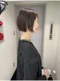 コンパクトなミニボブ×透け感ホワイトアッシュ