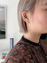 ニュイ(NUIT)&nbsp;ダブルカラーミルクティーベージュカラーケアブリーチミニボブ