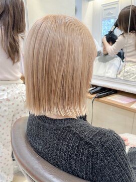 ネオリーブアイム 横浜西口店(Neolive aim) 切りっぱなしボブハイトーンミルクティーベージュ【横浜】k