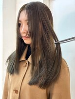 パーク 福岡天神西通り店(parc)&nbsp;カーキグレージュ　顔周りレイヤー　髪質改善ストレート　透明感