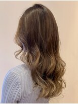 ビュートリアム 神戸(BEAUTRIUM)&nbsp;グラデーションロングヘア