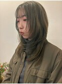レイヤーカット×オリーブカラー