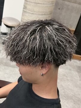 イーラ(era) メンズ刈り上げマッシュ眉毛