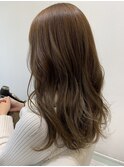 オリーブベージュ