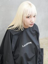 ラッドルーム(LAD ROOM.)&nbsp;ケアブリーチ/ブロンド/レイヤーカット