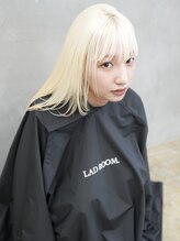ラッドルーム(LAD ROOM.) ケアブリーチ/ブロンド/レイヤーカット