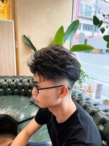 イネス(Ines)&nbsp;ショートフェザーパーマテーパーフェード