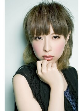 リアルナトゥーラ(real natur) クールなほどに女らしさを増す、本命ウルフマッシュ!