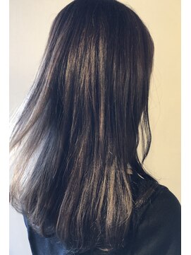 ココリュビ(COCO RUBIS) 透け感のあるブルーべージュカラー