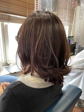 アンビエンテ(ambiente) ミディアムウルフ　ピンクベージュ【坂根】