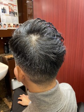 ヒロギンザ 新橋日比谷口店(HIRO GINZA) ローフェードスパイラル　新橋　理容室　床屋　日比谷　ヒロ銀座