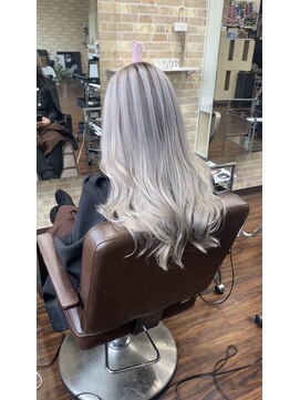 フィリア 東口店(Filea) White blonde Balayage