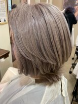 アトリエマサコ ラスカ茅ヶ崎店(Atelier MASAKO)&nbsp;●ノーブリーチ！ハイトーングレーカラー♪愛されくびれボブ