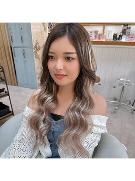 クラナ(clana) エクステでグラデーション