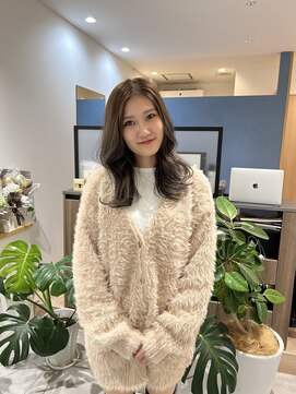 ユウズ(Yuu's) オリーブグレージュ/セミロング/大濠公園/大手門/荒戸/港町